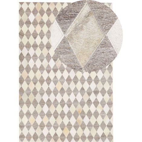Tappeto in Pelle Jacquard Marrone e Beige Motivo a Rombi 140 x 200 cm Seslice