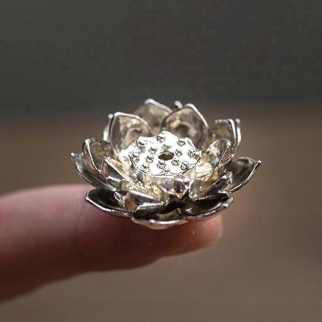 Brûleur d'encens en métal en forme de fleur pour la méditation, porte-bâtonnets, décoration pour la maison ou le bureau (1/4)