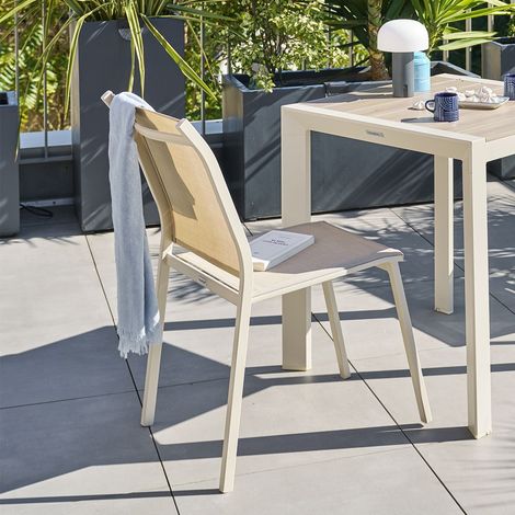 Hesperide – Chaise de jardin empilable en aluminium et texaline – Dimensions L. 46 x P. 61 x H. 88 cm – Charge max 110 kg – Poids 2,1 kg