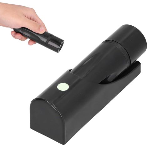 Lampe de Poche LED Compacte avec Support Mural pour une Alimentation Pratique – Lampe Alimentée par Batterie pour la Maison, les Hôtels et l'extérieur