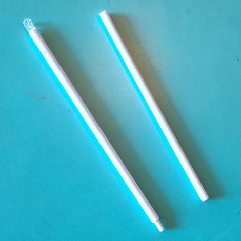 60 cm (24 Zoll) weiße, umweltfreundliche PP-Verbindungsstange für Jalousien mit eng anliegenden Haken (1/5)