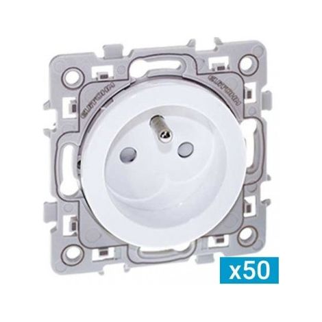 Eur Ohm – Lot de 50 prises 2P+T blanches – 16A – Bornes à connexions automatiques – Installation encastrée ou en saillie (1/4)
