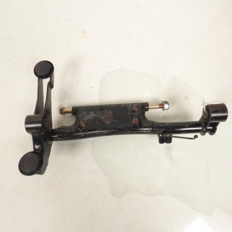 [PRODUIT D'OCCASION] Support moteur origine pour scooter Sym 125 Joyride 2001 à 2007 (1/2)