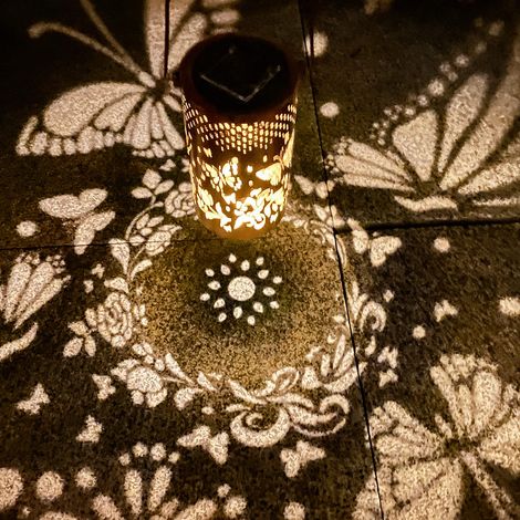 Lanterna decorativa a LED a forma di farfalla cava, in metallo, per esterni, a energia solare, decorazione delicata per giardino, patio, cortile, vialetto, paesaggio (1/4)