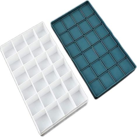 Una scatola con coperchio e 36 scomparti per conservare acquerelli e dipinti ad olio. (1/5)