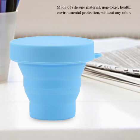 Gobelet télescopique pliable en silicone bleu, idéal pour les voyages, le camping et les activités de plein air. (1/5)