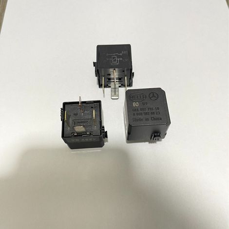 Nagelneues Hella-Relais 4RA007791-50 Mercedes 12V 4-poliges Relais A0009828023