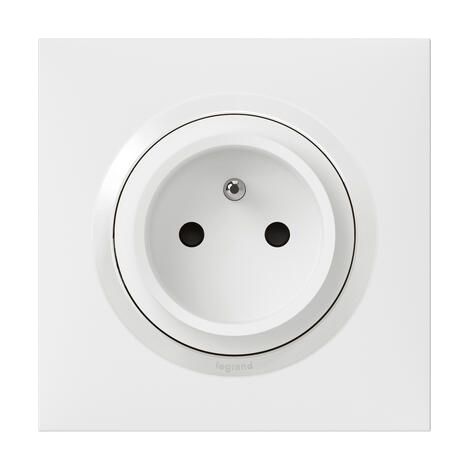 Prise de courant easyréno 2P+T complet Dooxie One 16A - Blanc - 600728 - Legrand