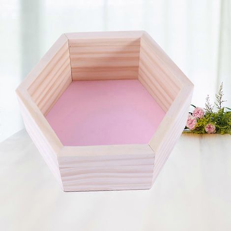 Étagère hexagonale décorative en bois rose pour chambre d'enfant (1/4)
