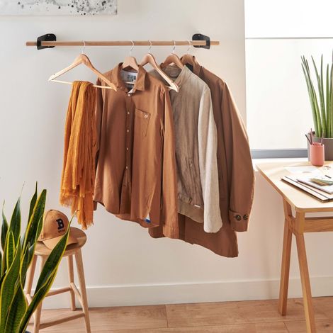 Yuri Wandgarderobe aus Holz und Metall (1/5)