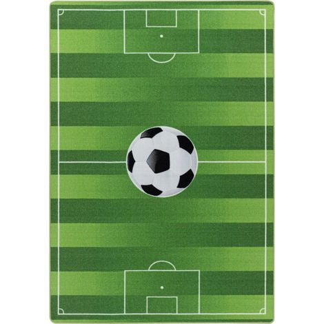 Tapis enfant lavable football vert 100x150cm – 100% polyamide – Hauteur de fils 8mm – Densité 1200 gr/m² – Normes OEKO-TEX 100 (1/5)