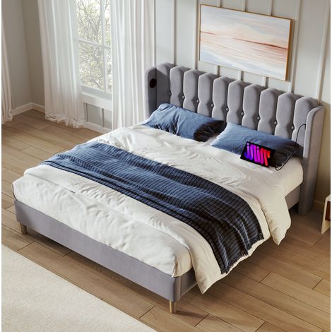 Letto imbottito contemporaneo 140x200 cm in lino grigio con testiera a pannelli, rete a doghe e porte USB + Type-C (1/5)