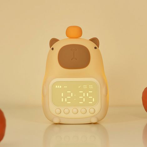 Reloj despertador con luz nocturna para niños con un simpático capibara – Luz regulable para el dormitorio. (1/5)