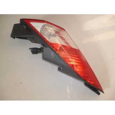 [PRODUIT D'OCCASION] Feu arrière origine pour scooter Peugeot 125 Satelis Occasion