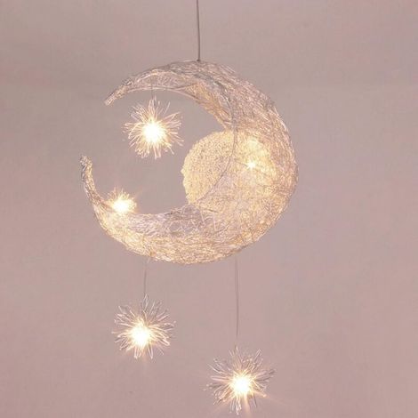 Lustre suspendu industriel en aluminium avec 5 ampoules LED en forme de lune et d'étoiles (lumière blanc chaud), idéal pour une chambre d'enfant. (1/5)