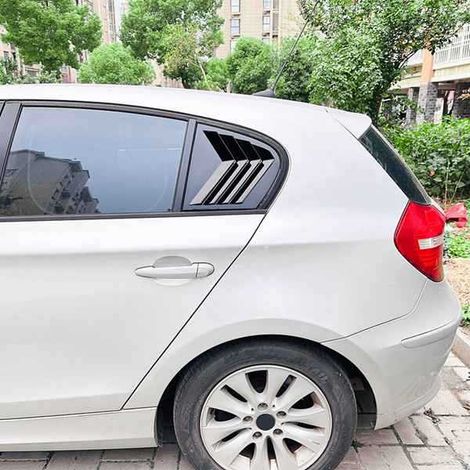 1 Paar Verdunkelungsrollos für das hintere Seitenfenster eines BMW 1er E87 (Baujahre 2005–2011) (1/4)