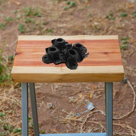 Lot De 4 Supports De Pieds De Table Pliables Et Réglables en Acier pour Meubles D'Extérieur en Plastique Noir (1/4)