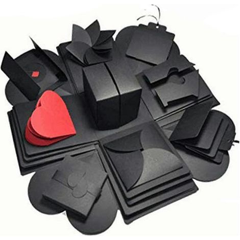 Selbstgemachte Überraschungsbox, handgefertigte, kreative Geschenkbox für ein Erinnerungsfotoalbum. (1/5)