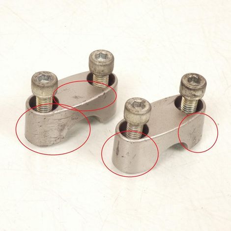 [PRODUIT D'OCCASION] Paire de pontet de guidon origine pour moto Suzuki 400 Bandit (1/3)