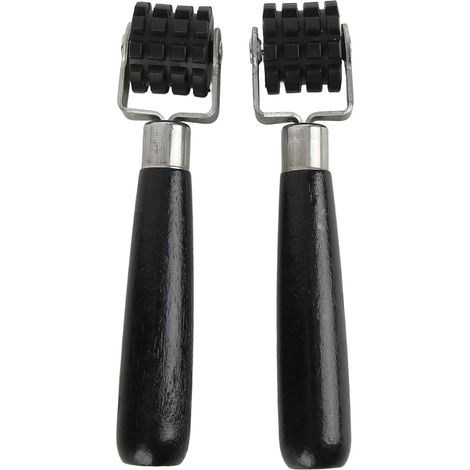 Paire de rouleaux noirs ergonomiques pour tapis protection thermique, insonorisants voiture.