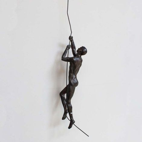 Déco suspension alpiniste résine 31x6x8cm (1/2)
