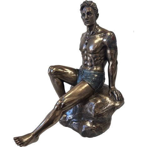 Statuette en résine homme tatoué assis 21 cm (1/3)