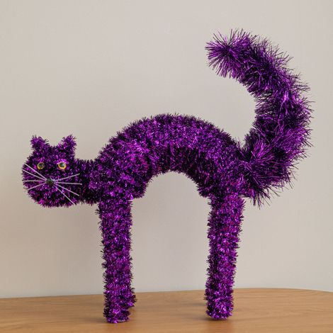 42cm Standing Scaredy Cat Halloween Decoration in Purple (1/5)