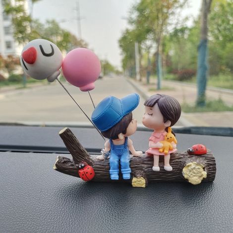 Ornement mignon pour tableau de bord de voiture, représentant un adorable couple s'embrassant (garçon/fille), décoration intérieure de voiture (1/4)