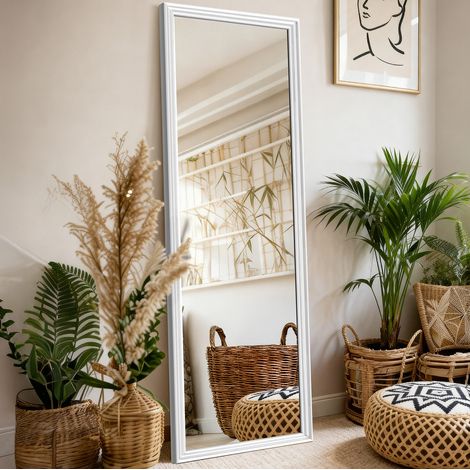 Miroir sur pied 160 x 50 cm, cadre en bois blanc et support métallique (1/5)
