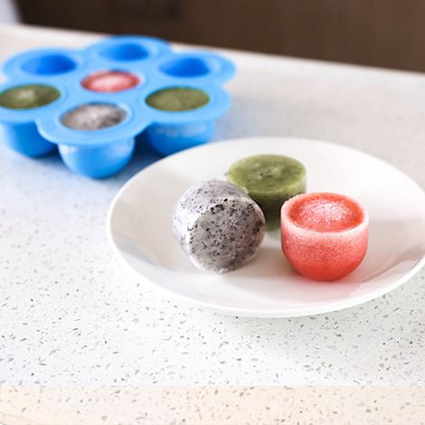 Moule à glaçons en silicone bleu à 7 cavités, avec couvercle, idéal pour les aliments complémentaires pour nourrissons. Convient également pour la maison. (1/5)