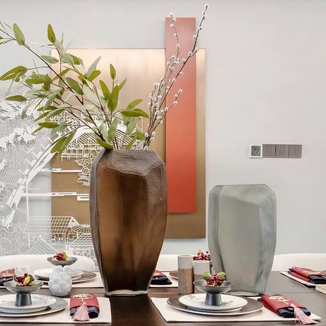 Vase en Verre Décoratif Marron Chocolat pour Fleurs et Décoration de Table - PANGIVO (1/5)