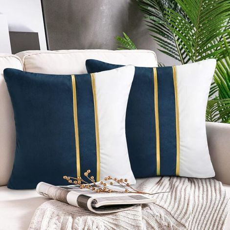 Taie d’oreiller décorative en velours bleu foncé, 45 x 45 cm, lot de 2 avec finitions cuir doré – pour canapé, salon ou chambre (1/5)