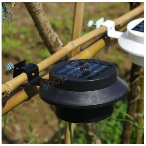 Pack de 3 Lampes Solaires pour Gouttière: Éclairez Votre Jardin ou Terrasse Facilement (1/5)