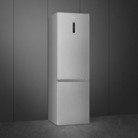 Refrigerador smeg rc20xdnc capacidad 331l acero (1/5)