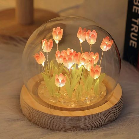 LED-Nachtlicht in rosa Tulpenform in Glaskuppel mit warmem Umgebungslicht für romantische Wohndekoration