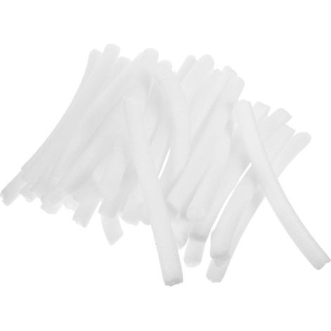 La barre de fixation de la housse de canapé se compose de 40 bâtonnets de mousse blanche servant à combler les espaces. (1/5)