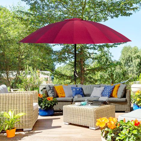 Outsunny Parasol droit parasol de jardin inclinable rond avec 18 baleines manivelle mât en métal fibre de verre Ø 2.5m polyester haute densité rouge vineux