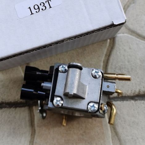 Carburateur MS193T 193C 193TC Remplace 1137 120 0617 Carburateur, type à membrane, pour utilisation avec les tronçonneuses Stilt. (1/5)