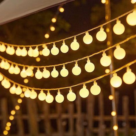 Kugelförmige Lichterkette, 6 Meter lang, 40 batteriebetriebene LEDs, zwei Modi: einfarbig und blinkend, ideal für Weihnachten und den Innenbereich. (1/5)