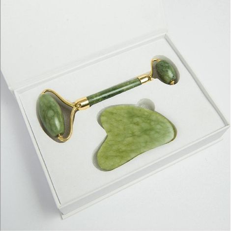 Lot de 2 outils verts rouleau et Gua Sha, grattoir naturel masseur pour visage cou dos mâchoire (1/5)