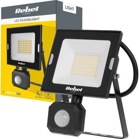 Faretto alogeno a LED da 30W con sensore crepuscolare e movimento, grado di protezione IP44. (1/4)