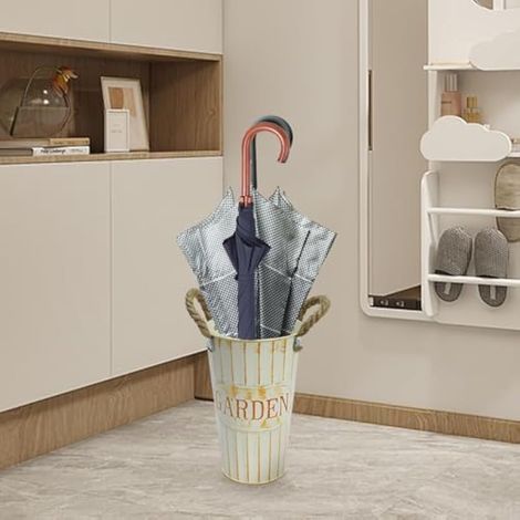 Organisateur de porte-parapluie – Panier de rangement vertical pour support d'espace de parapluie, entrée intérieure ou extérieure, solution de rangement facile d'accès Organisateur pratique pour la (1/5)