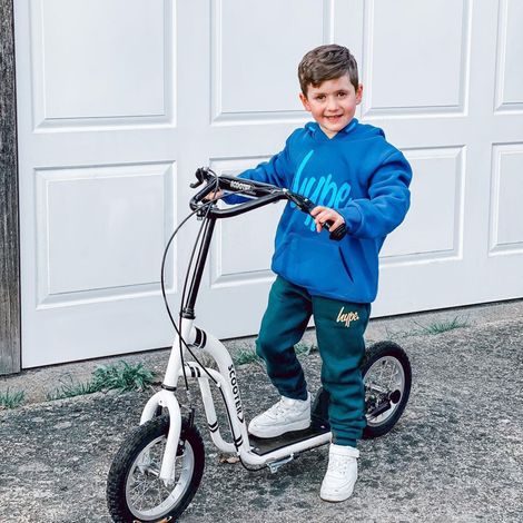 Trottinette avec guidon réglable, grandes roues, 2 freins et cadre en métal, pour enfants à partir de 5 ans, poids max. 100 kg, 120 x 58 x 85–95 cm, blanche (1/5)