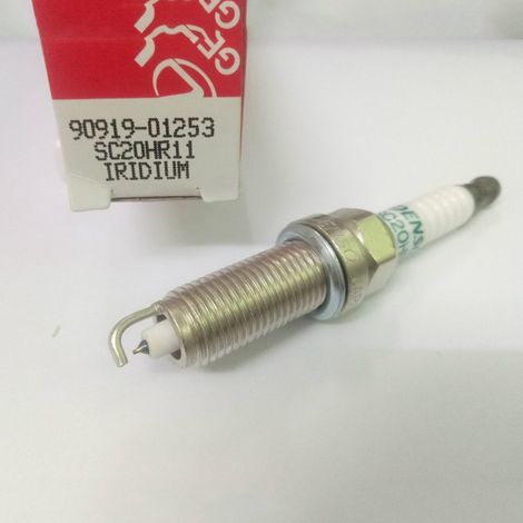 90919-01253 convient aux bougies d'allumage automobiles Toyota Corolla, Vios, Crown, RAV4, Terios SC20HR11. (1/3)