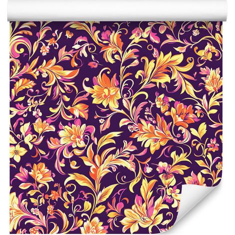 Carta da parati con intricato motivo floreale nei toni del prugna, viola e rosso, 50x1000 cm. (1/5)
