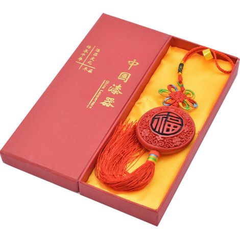 Traditioneller chinesischer knotenförmiger Autoanhänger (rund und schwarz) - ein traditionelles chinesisches Lackornament für das neue Jahr. (1/2)