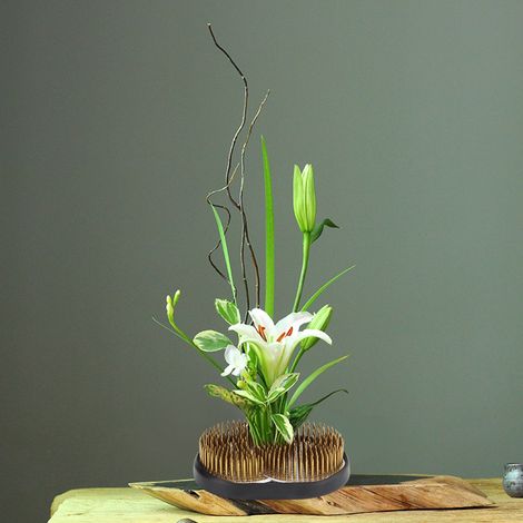 Einzigartige Kenzan-Blumenarrangement-Nadel in Sonnen- und Mondform, Fixierwerkzeug (1/5)