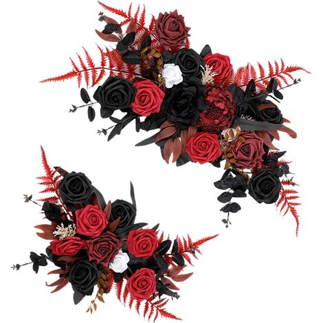 Ghirlanda di fiori artificiali per lo sfondo del ricevimento.