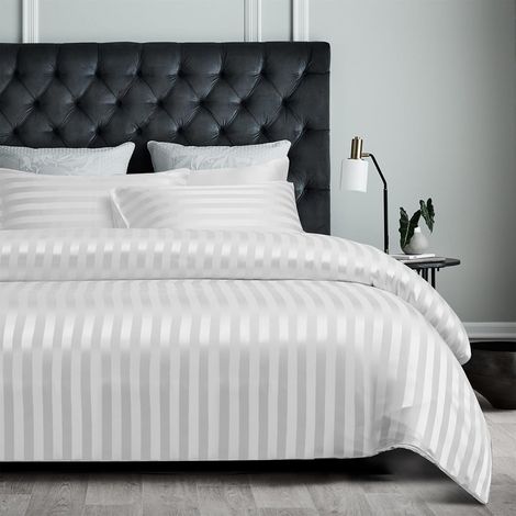 Housse de Couette Satin 240x260 Blanc Rayé Brillant Parure de Lit Satin Doux Soyeux Soie Linge de Lit 2 Personne Adulte avec Fermeture Éclair avec Taies d'oreiller 65x65 cm (1/5)