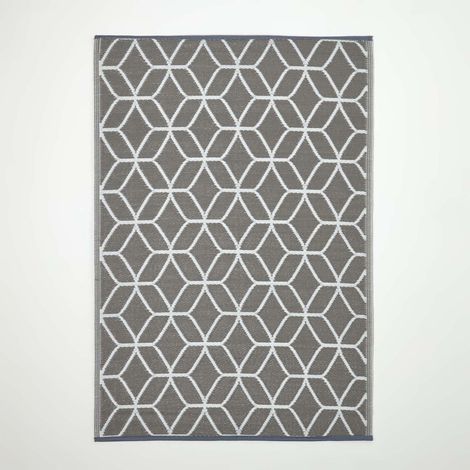 HOMESCAPES Grey and White Geometric Pattern Reversible Outdoor Rug